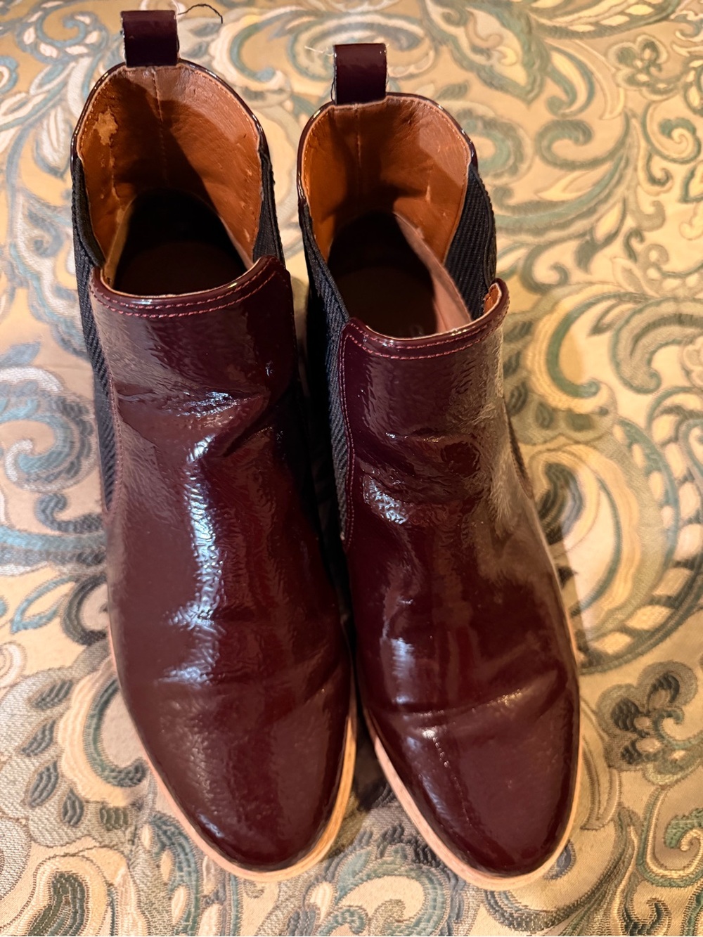 Donald J. Pliner Men's Patent Chukka Boots in Burgundy